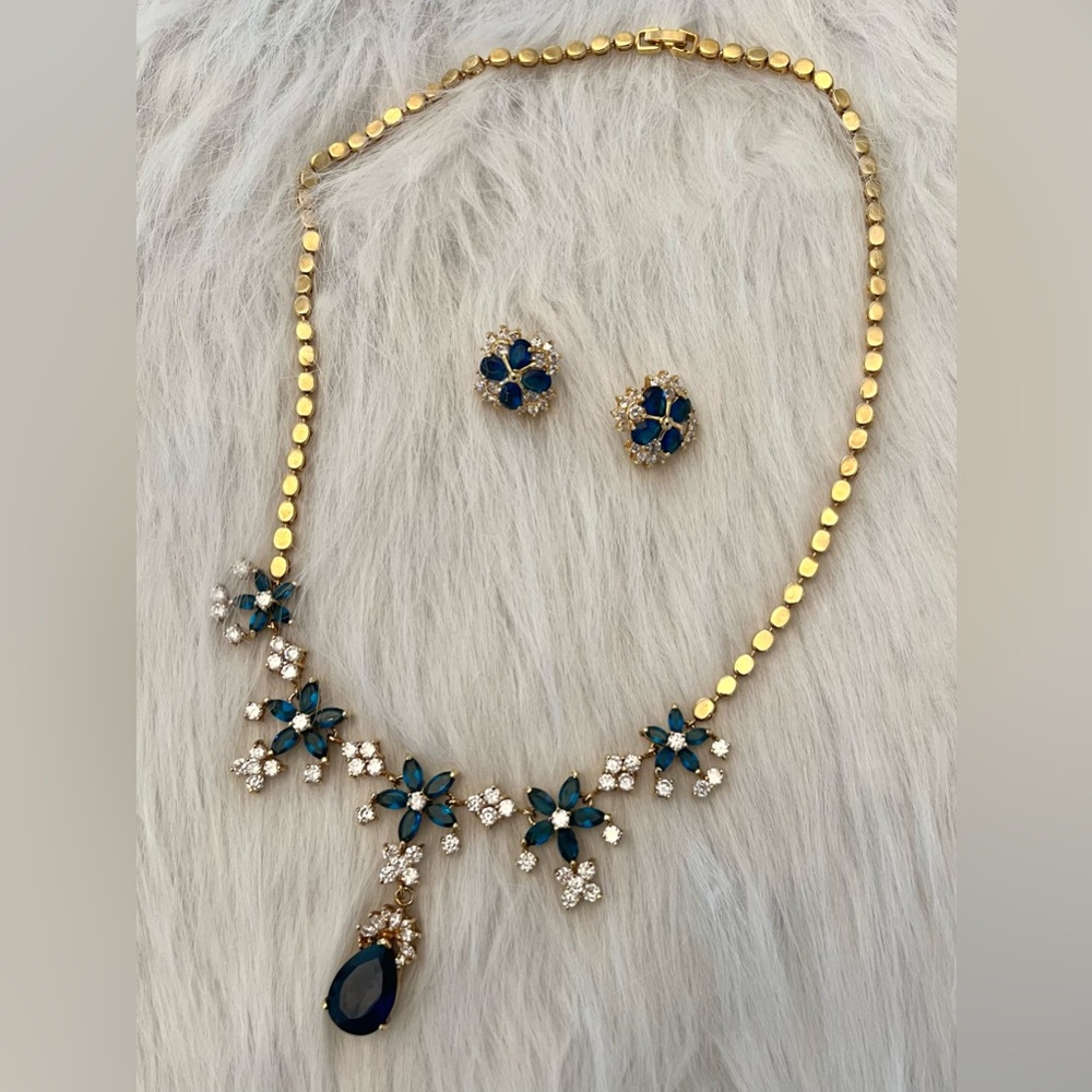 Vintage gold tone clear and sapphire faceted rhinestone Earring & Necklace Set